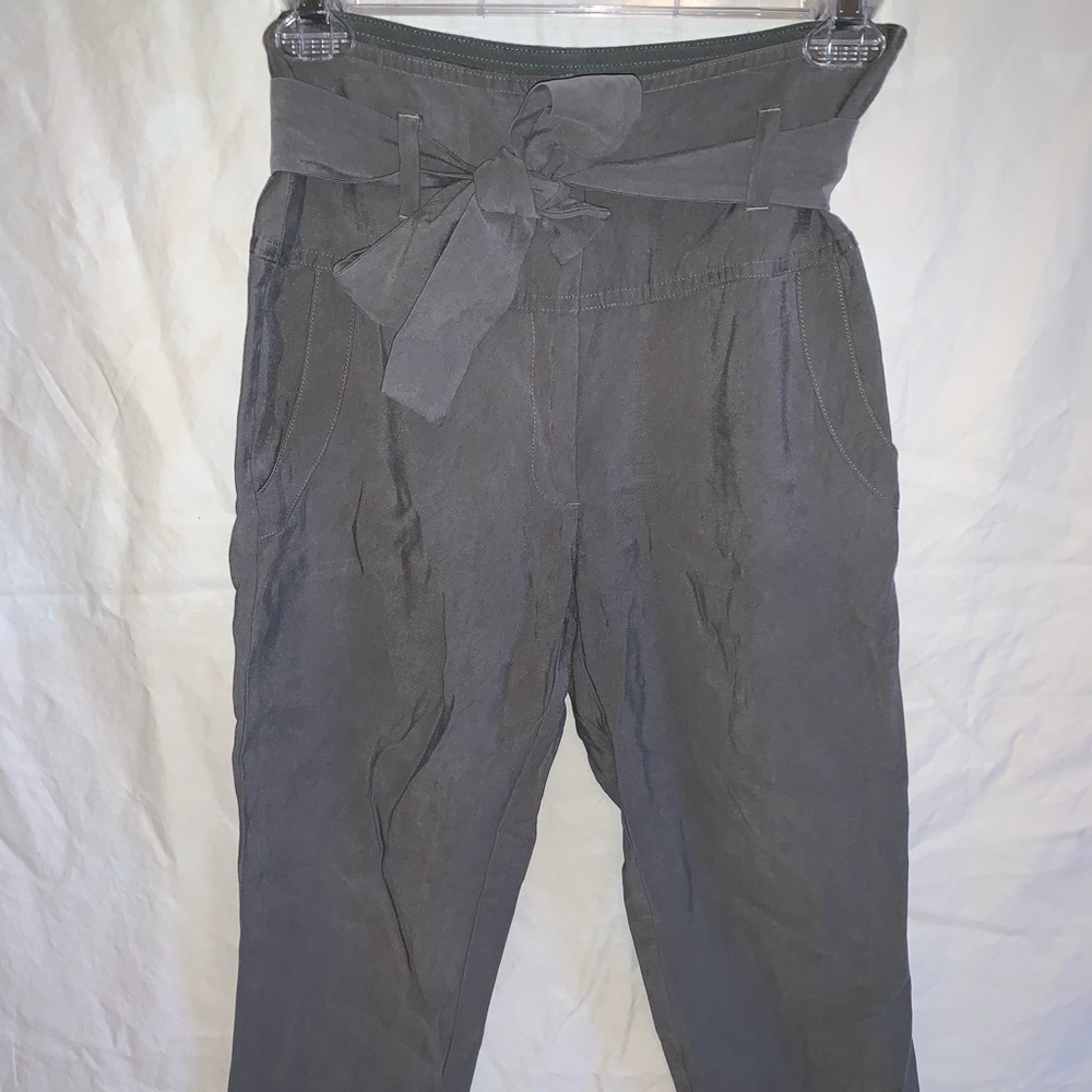 BCBGENERATION capri grey pants